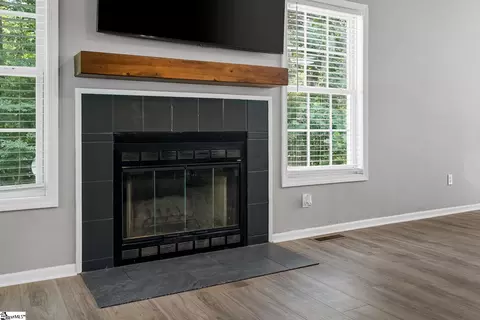 Living - 162 Cleveland Rd, Honea Path, SC 29654 photo 3 of 4
