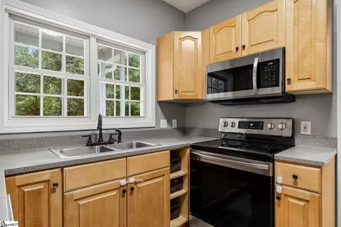 Kitchen - 162 Cleveland Rd, Honea Path, SC 29654 photo 3 of 4
