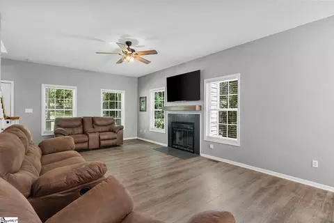 Living - 162 Cleveland Rd, Honea Path, SC 29654 photo 1 of 4