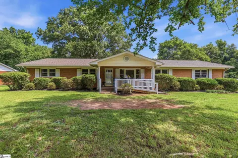 202 Flatwood Rd, Spartanburg, SC 29303