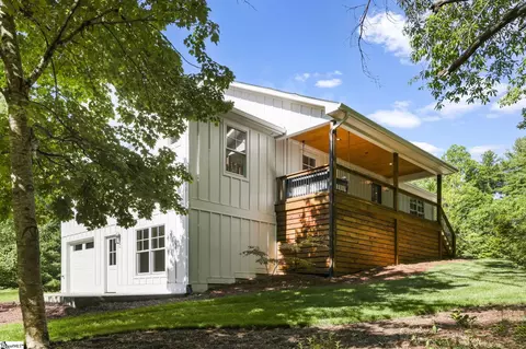 316 Big Raven Ln, Saluda, NC 28773