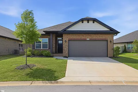 50 Woodcross Dr, Simpsonville, SC 29681