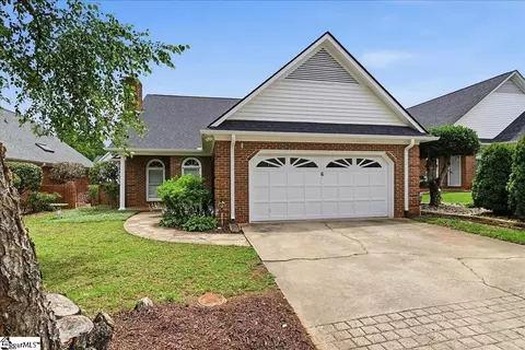 6 Greenview Dr, Greenville, SC 29609