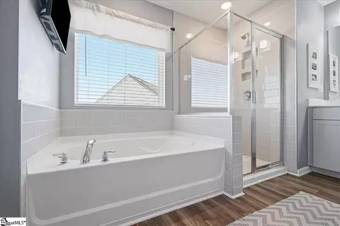 Bath - 429 Basalt Ct, Easley, SC 29642 photo 2 of 5