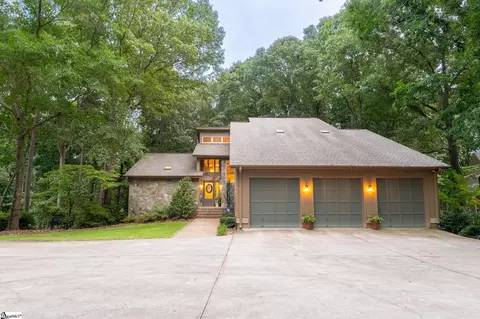 122 Paradise Cir, Townville, SC 29689