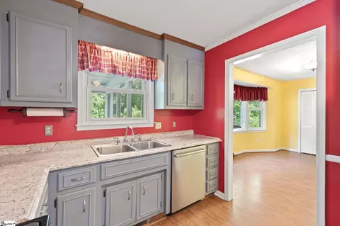 Kitchen - 200 Echo Cir, Easley, SC 29642 photo 2 of 4