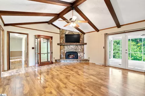 Living - 200 Echo Cir, Easley, SC 29642 photo 1 of 3