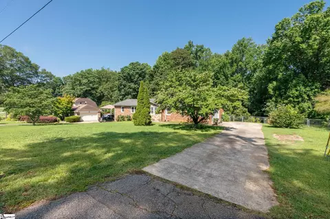 Exterior - 200 Echo Cir, Easley, SC 29642 photo 14 of 15