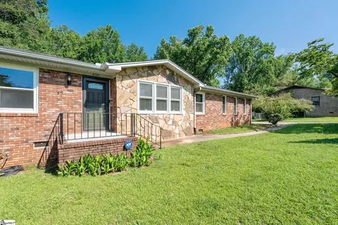 Exterior - 200 Echo Cir, Easley, SC 29642 photo 3 of 15