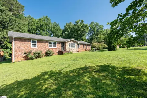 Exterior - 200 Echo Cir, Easley, SC 29642 photo 13 of 15