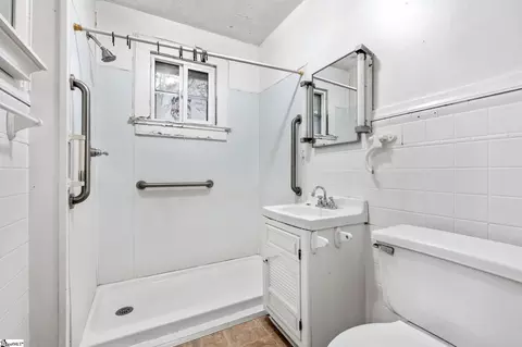 Bath - 303 Front St, Easley, SC 29640 photo 1 of 1