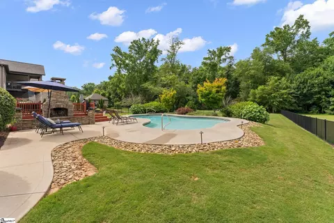 Exterior - 147 Stone Gate Dr, Duncan, SC 29334 photo 6 of 9