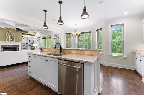 Kitchen - 147 Stone Gate Dr, Duncan, SC 29334 photo 3 of 3