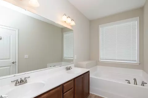 Bath - 521 Turning Leaf Ln, Greer, SC 29651 photo 1 of 3