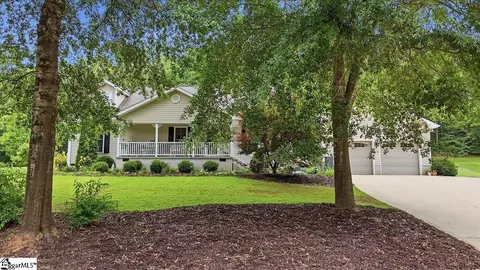 123 Richland Creek Dr, Westminster, SC 29693