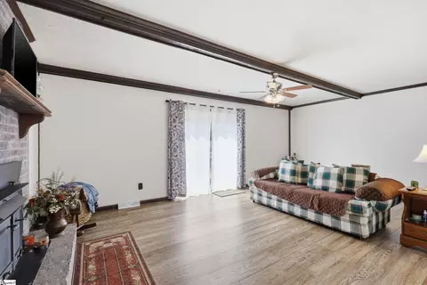 Living - 100 Elm Ct, Easley, SC 29642 photo 3 of 3