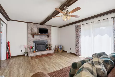 Living - 100 Elm Ct, Easley, SC 29642 photo 2 of 3