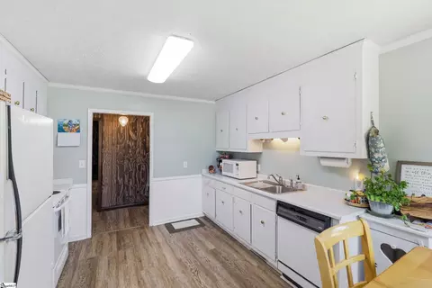 Kitchen - 100 Elm Ct, Easley, SC 29642 photo 2 of 3