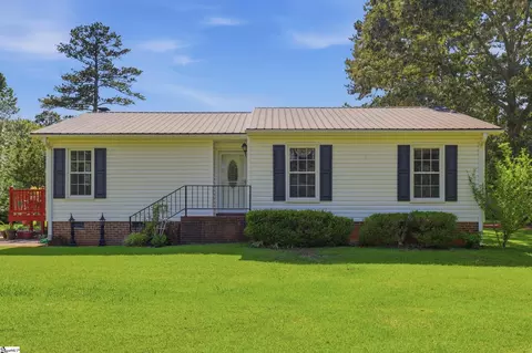 100 Elm Ct, Easley, SC 29642