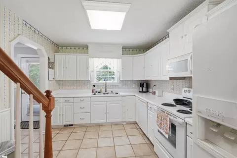 Kitchen - 117 Shaffner Dr, Easley, SC 29640 photo 3 of 3