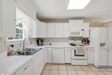 Kitchen - 117 Shaffner Dr, Easley, SC 29640 photo 2 of 3