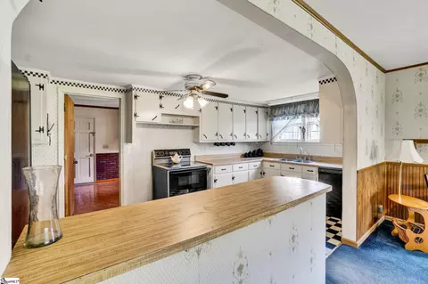 Kitchen - 9 Langley St, Pelzer, SC 29669 photo 2 of 3