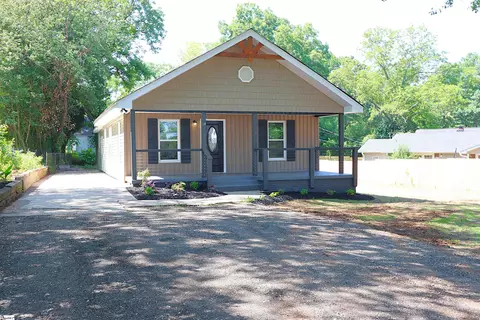 14 Littlefield St, Inman, SC 29349