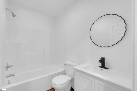 Bath - 234 Brookview Cir, Easley, SC 29642 photo 3 of 4