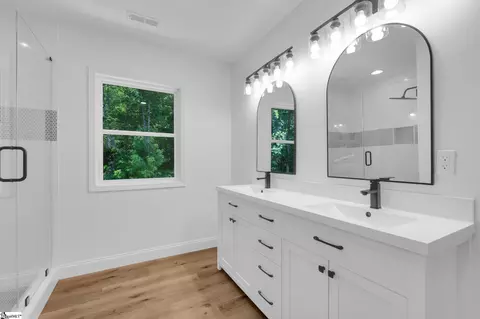 Bath - 234 Brookview Cir, Easley, SC 29642 photo 1 of 4