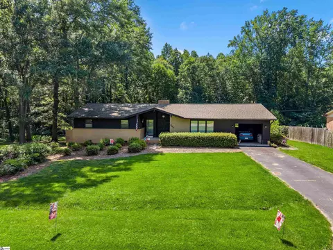 884 Beverly Dr, Spartanburg, SC 29303
