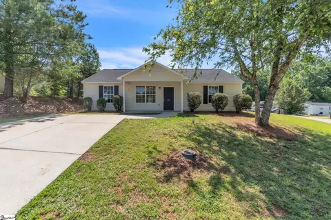 221 Riverbreeze Rd, Greenville, SC 29611
