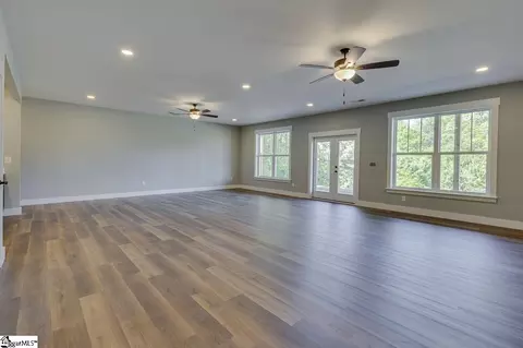 Living - 102 Powell Ct, Easley, SC 29640 photo 11 of 11