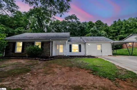 38 Shore Dr, Greenville, SC 29611