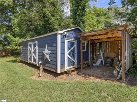 Exterior - 401 E Rutledge Ave, Gaffney, SC 29340 photo 15 of 16