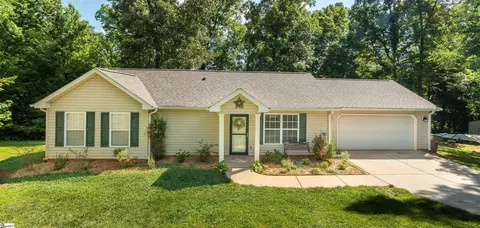 15 Cardo Ln, Fountain Inn, SC 29644