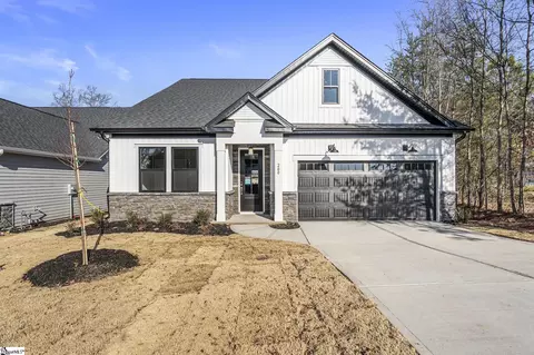 200 Highland St, Taylors, SC 29687