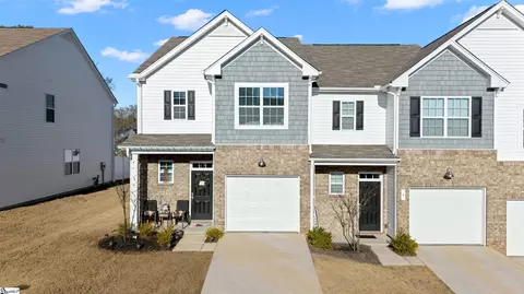 6 Loebner Ln, Simpsonville, SC 29680