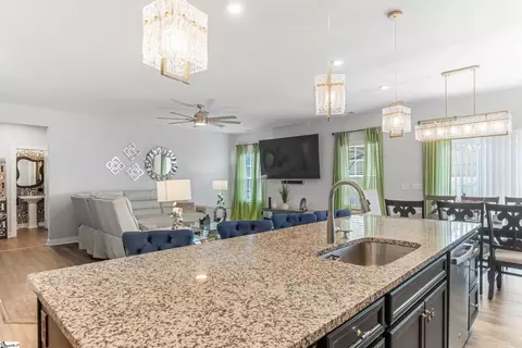 Kitchen - 1407 Park Ter, Moore, SC 29369 photo 2 of 2