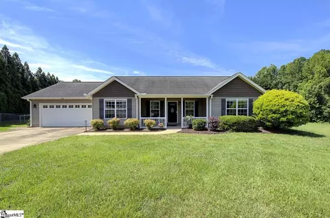 109 Countryglen Ct, Greer, SC 29651