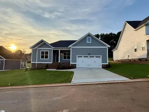 103 Halowell Ln, Travelers Rest, SC 29690