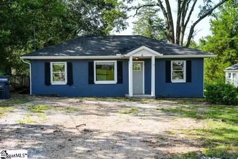2 Sunnydale Dr, Greenville, SC 29609