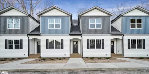 628 Forest Creek Cir, Greer, SC 29651