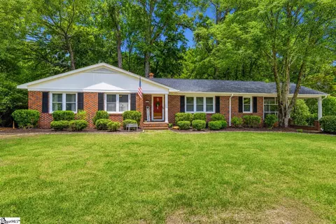 803 Calvert Ave, Clinton, SC 29325