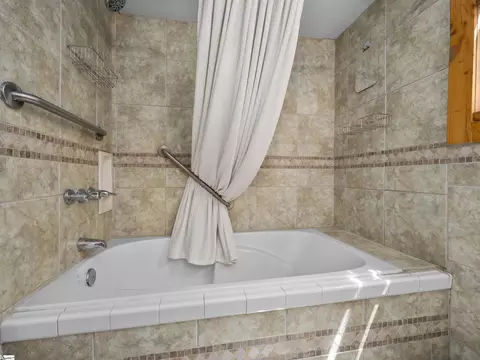 Bath - 125 Pine Ridge Dr, Bostic, NC 28018 photo 2 of 3