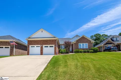 821 E Golden View Ln, Boiling Springs, SC 29316