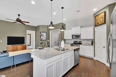 Kitchen - 34 Novelty Dr, Greer, SC 29651 photo 3 of 6