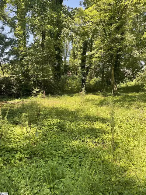 151 Coldstream Dr, Boiling Springs, SC 29316