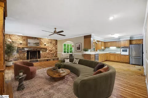 Living - 100 Crystal Ln, Pickens, SC 29671 photo 1 of 8