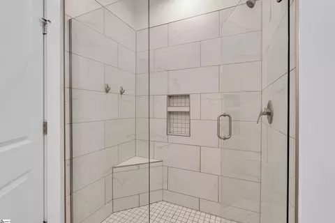 Bath - 213 Townsend Ave, Greer, SC 29651 photo 2 of 4