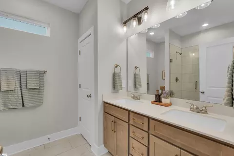 Bath - 213 Townsend Ave, Greer, SC 29651 photo 3 of 4